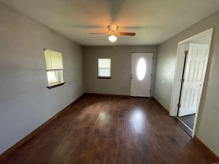 Property Photo:  910 Ninth Street  AR 71953 