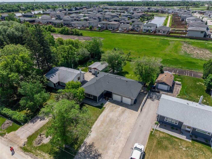 Property Photo:  308 Nye Avenue  MB R1A 1A4 