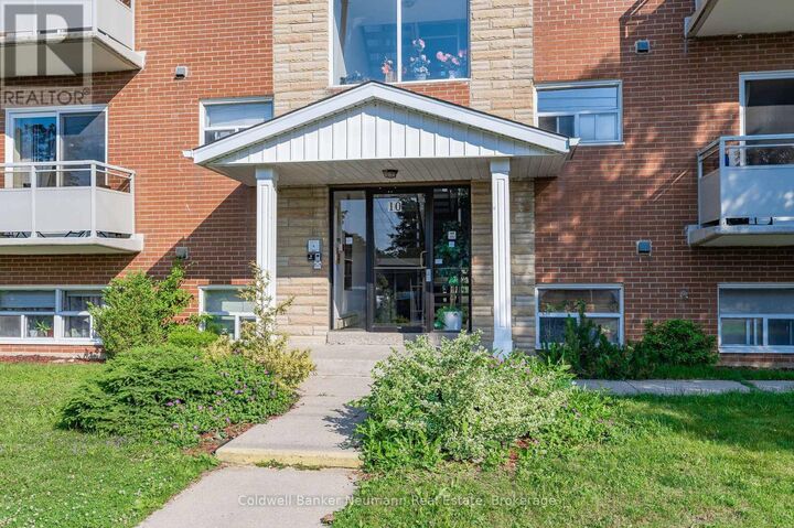 Property Photo: 10 Glenbrook Drive ON N1E 1A9