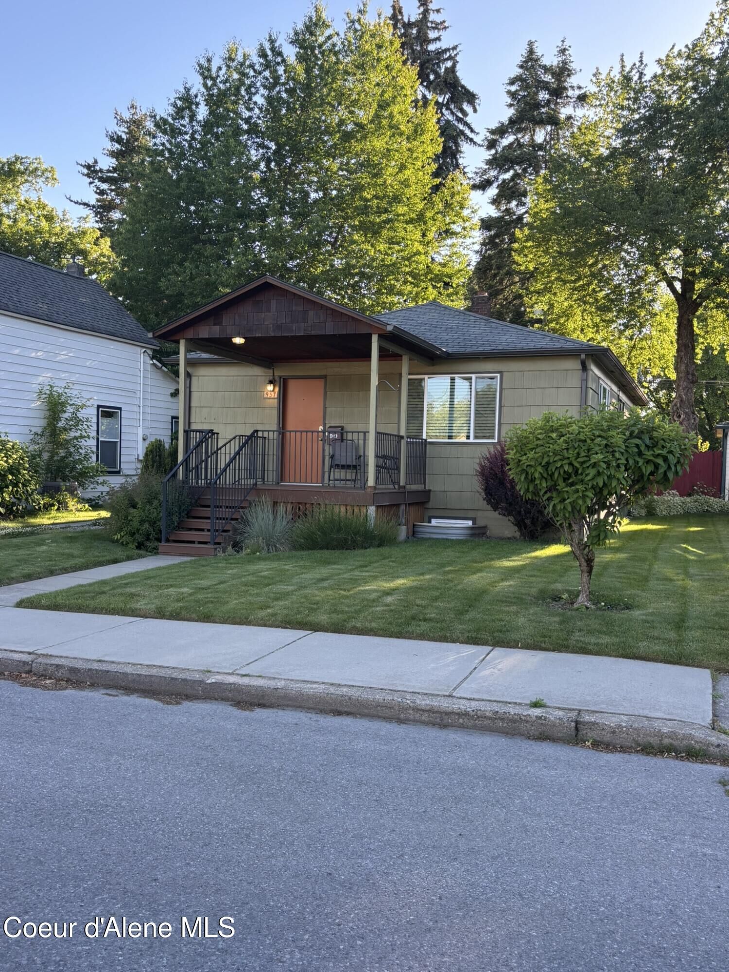 Property Photo: 957 N 7th St ID 83814