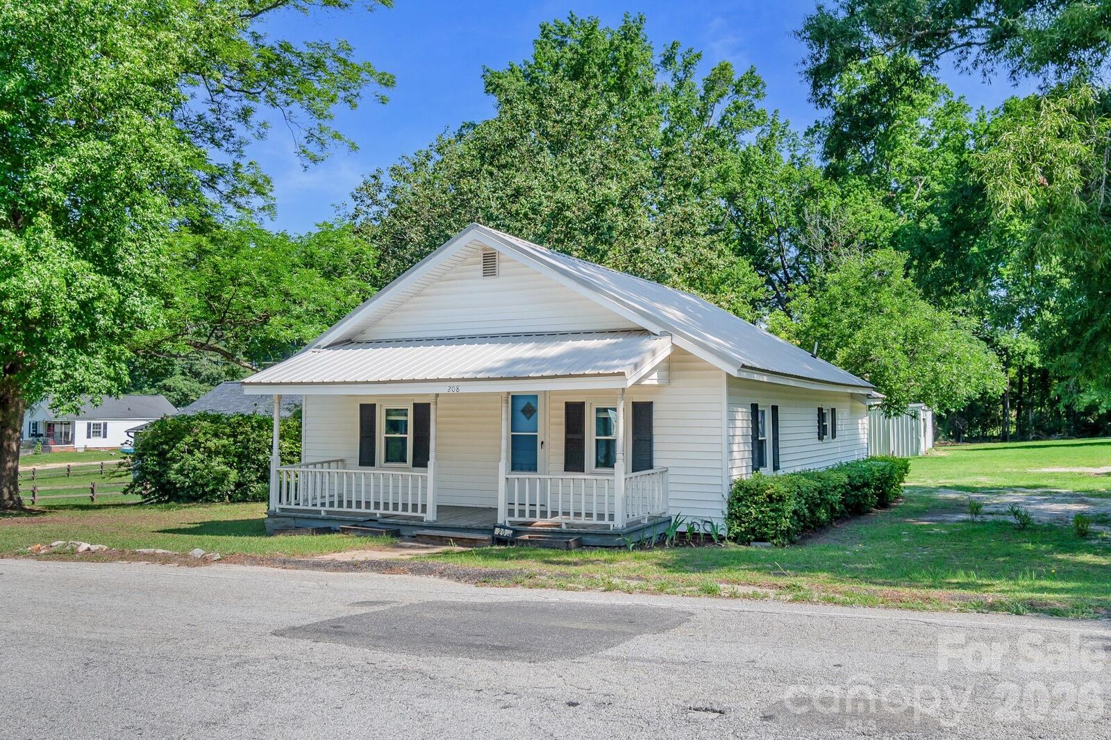 Property Photo:  208 W Church Street  SC 29718 