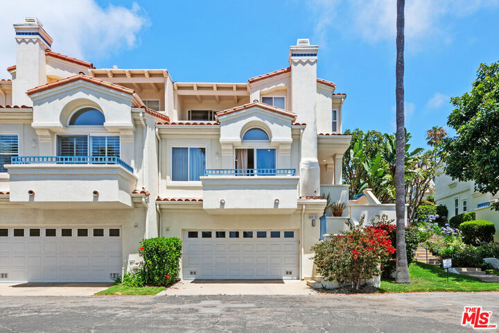 Property Photo: 6475 Zuma View Pl CA 90265