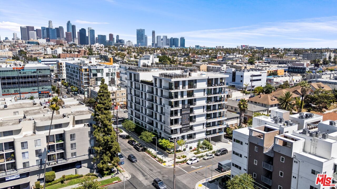 Property Photo:  904 S New Hampshire Ave  CA 90006 