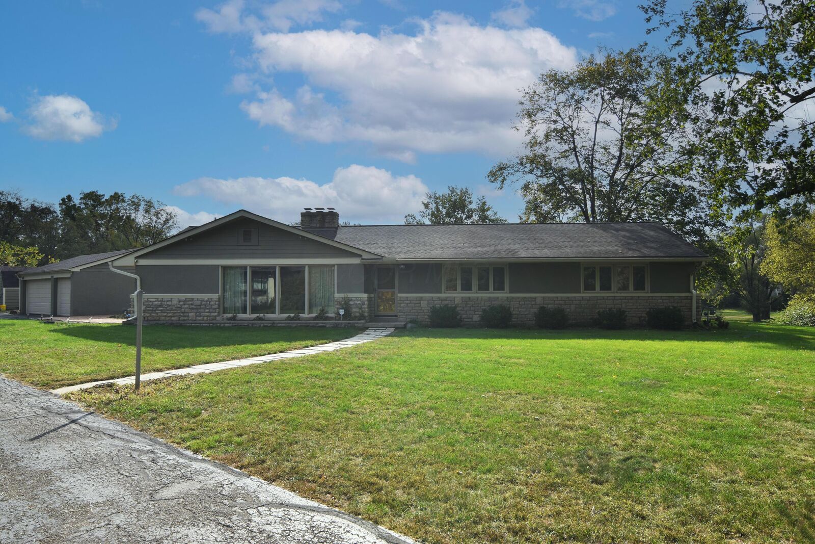 Property Photo:  4360 Dublin Road  OH 43221 