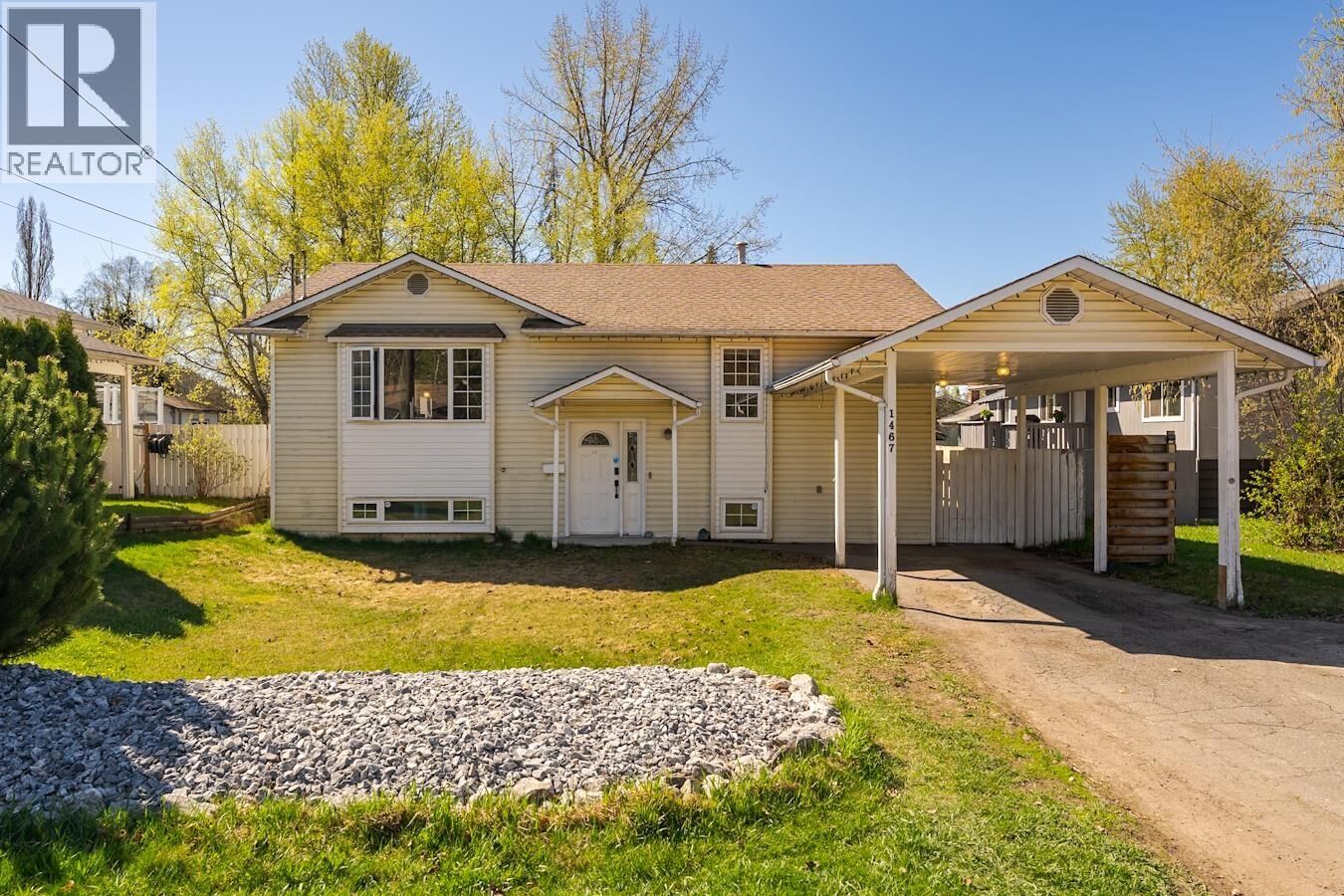 Property Photo: 1467 Village Avenue BC V2L 5P3