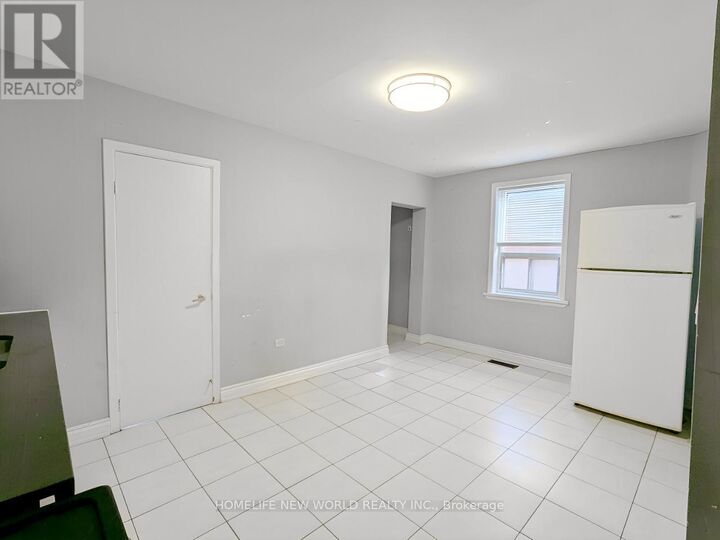 Property Photo:  2 Thornton Avenue 1  ON M6E 2C9 