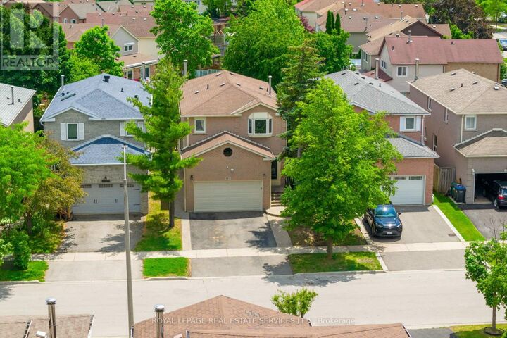 Property Photo:  3301 Cambourne Crescent  ON L5N 5P7 