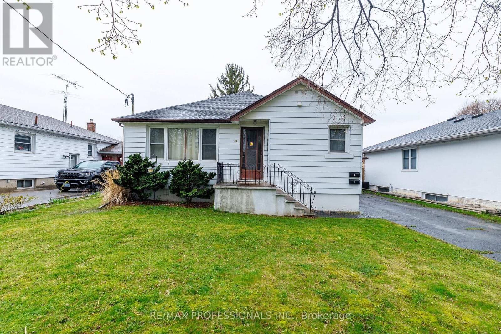 Property Photo:  16 Nello Street Bsmt  ON L2N 1G6 