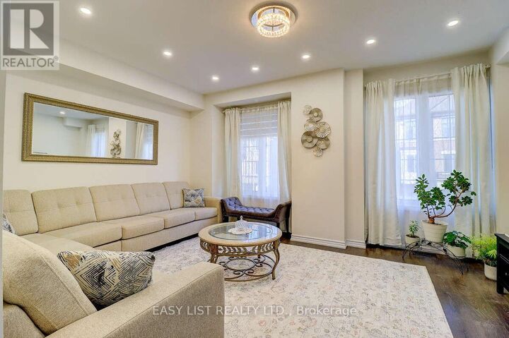 Property Photo:  38 Hallmark Way  ON L1P 0K2 