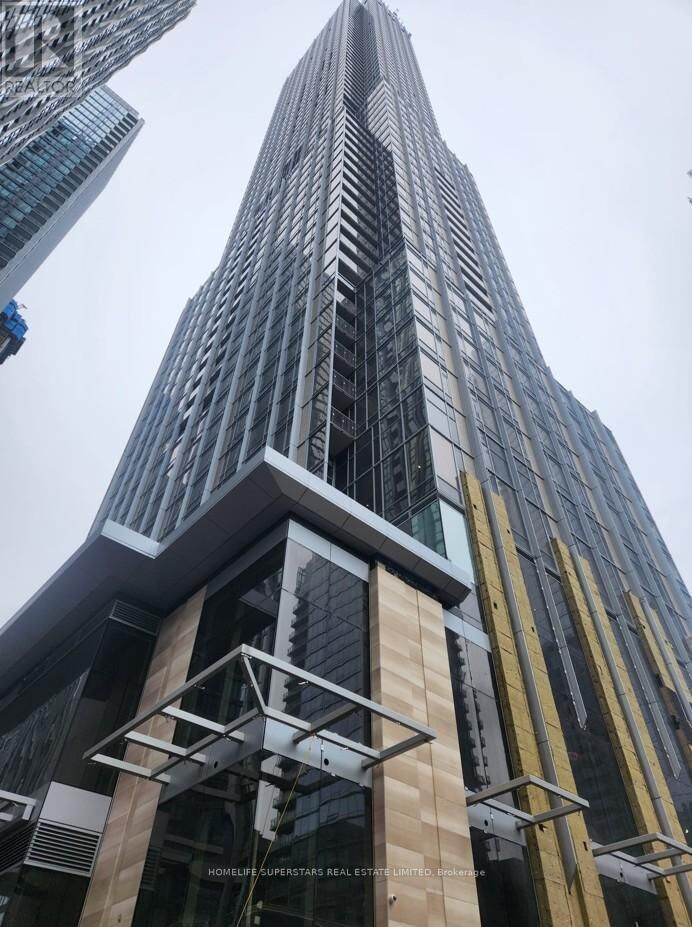 Property Photo: 11 Yorkville Avenue 3110 ON M4W 0B7