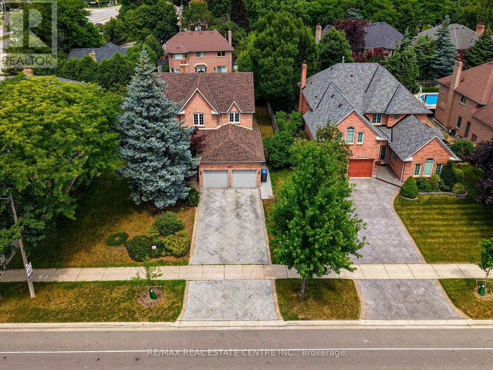 Property Photo:  4623 Hewicks Lane  ON L5M 3L8 