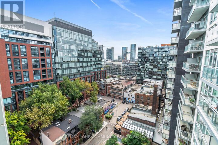 Property Photo:  525 Adelaide Street 1518  ON M5V 0N7 