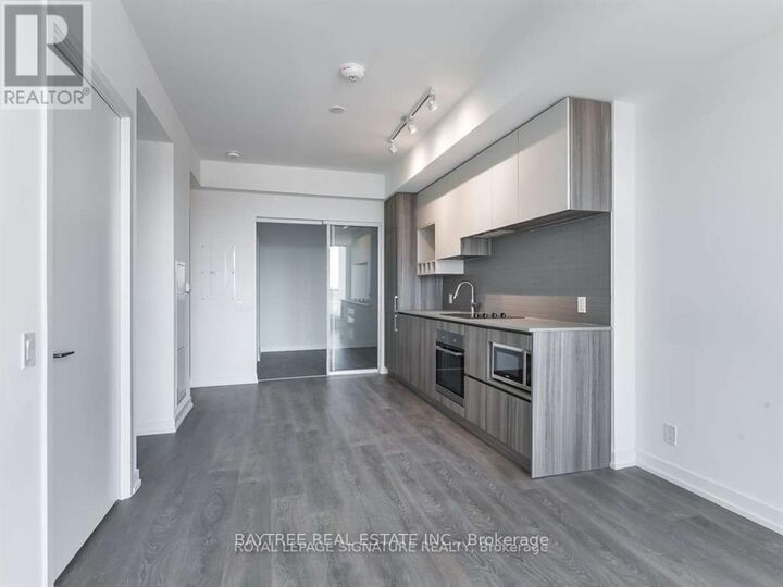Property Photo: 5 Buttermill Avenue 3607 ON L4K 0J5