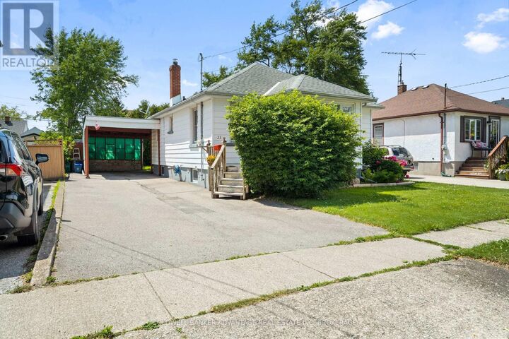 Property Photo:  25 Lyons Avenue  ON L3B 1L8 