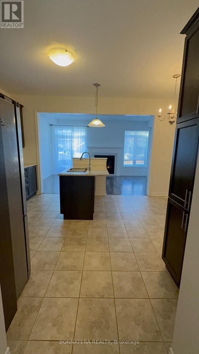 Property Photo: 121 Huguenot Road ON L6H 7C4