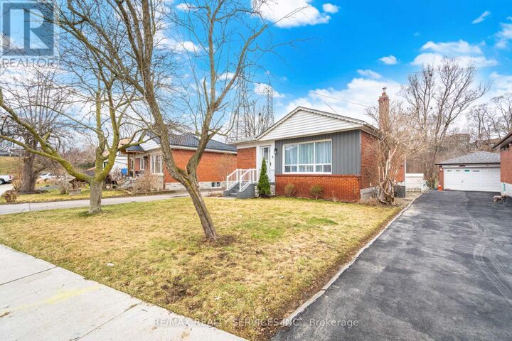 Property Photo:  6 Bonnyview Drive Lower  ON M8Y 3G6 