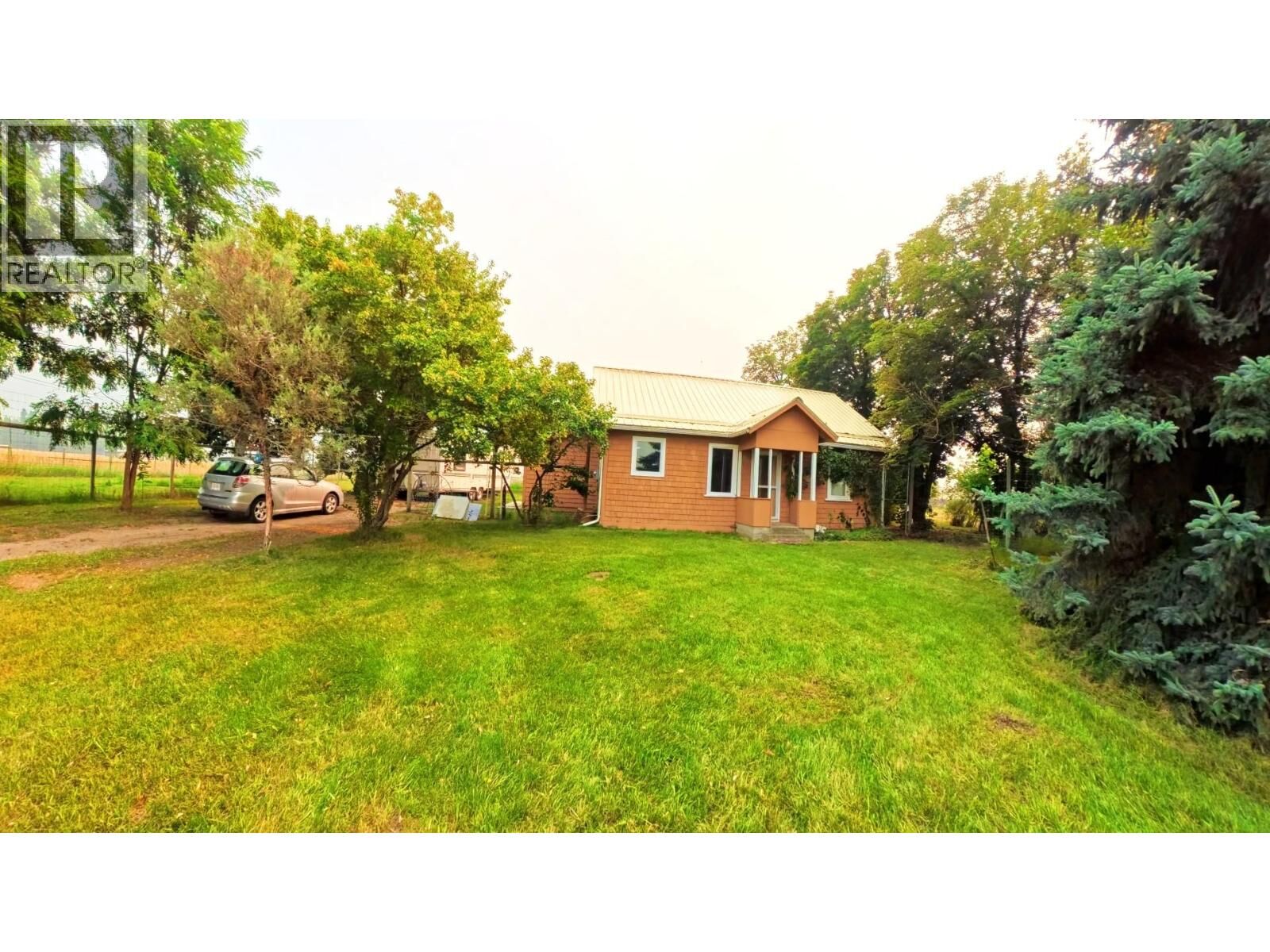 Property Photo: 780 Cameron Avenue BC V0H 1H4