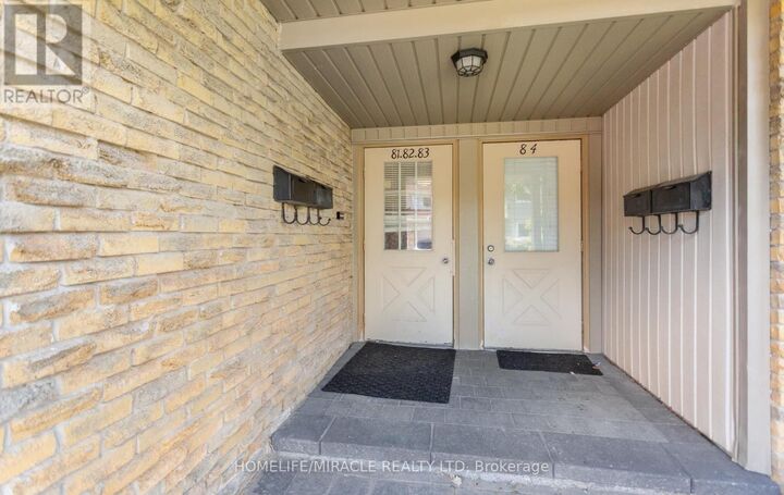 Property Photo: 6797 Formentera Avenue 81 ON L5N 2L6
