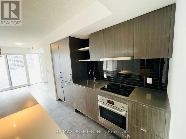 Property Photo:  88 Harbour Street 2008  ON M5J 0C3 