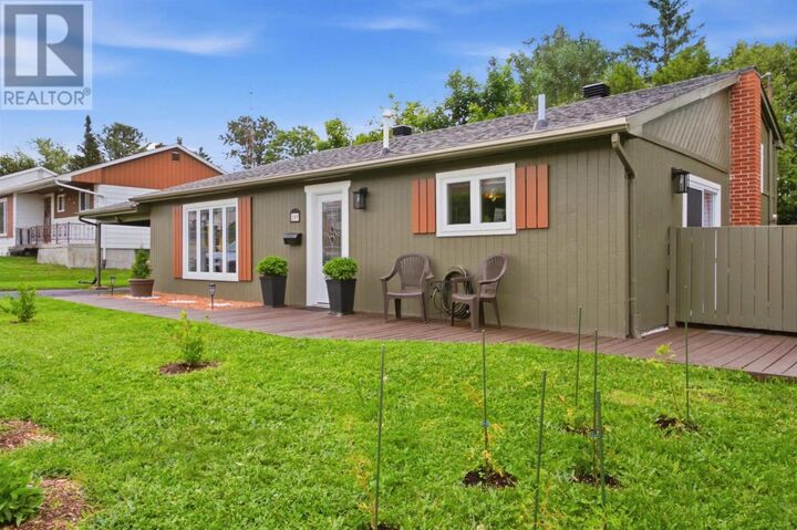 205 Hillside Dr S — photo 1