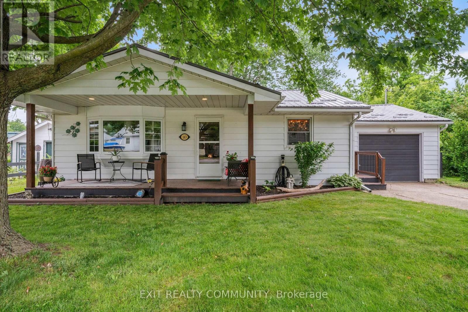 Property Photo:  163 Elm Street East  ON N0P 1C0 