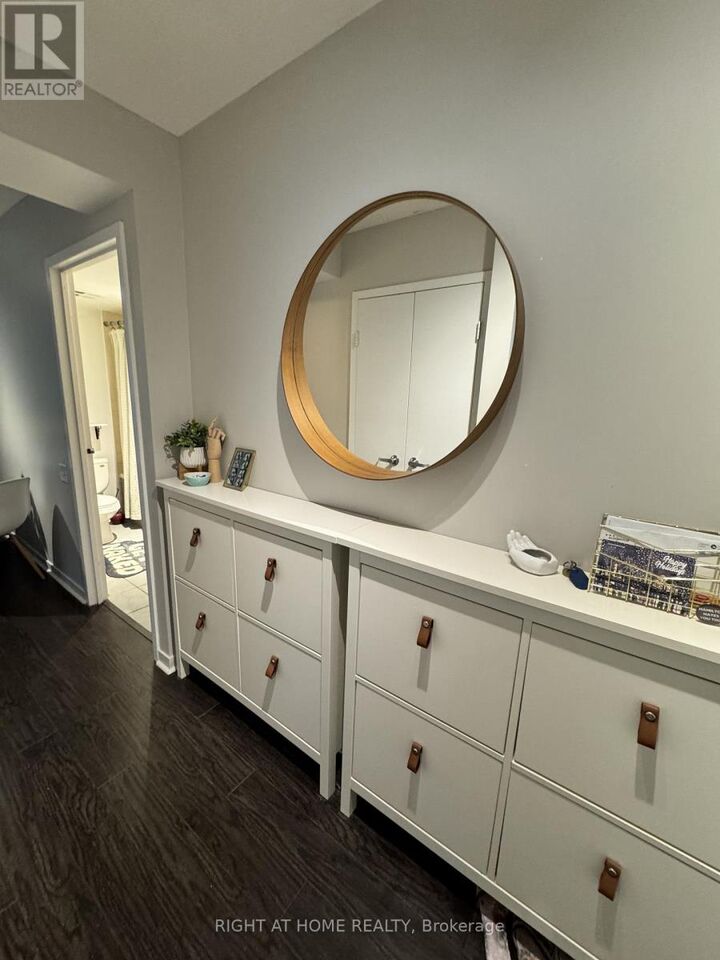 Property Photo:  75 Dalhousie Street 1013  ON M5B 2R2 