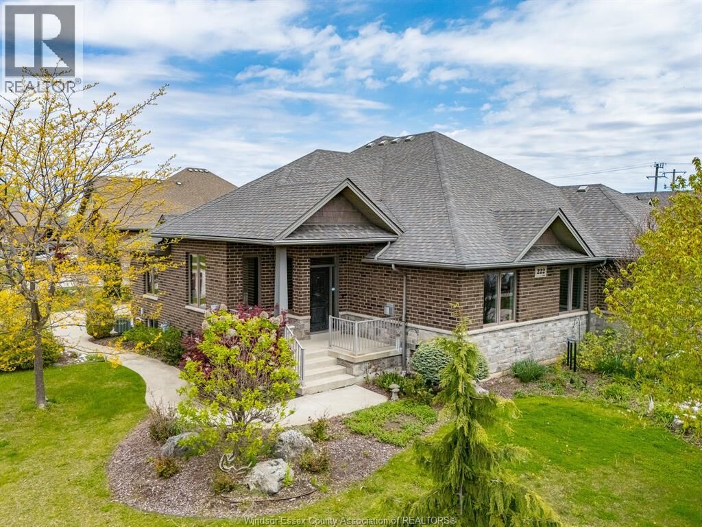 Property Photo:  222 Woodycrest Avenue  ON N9Y 0B8 