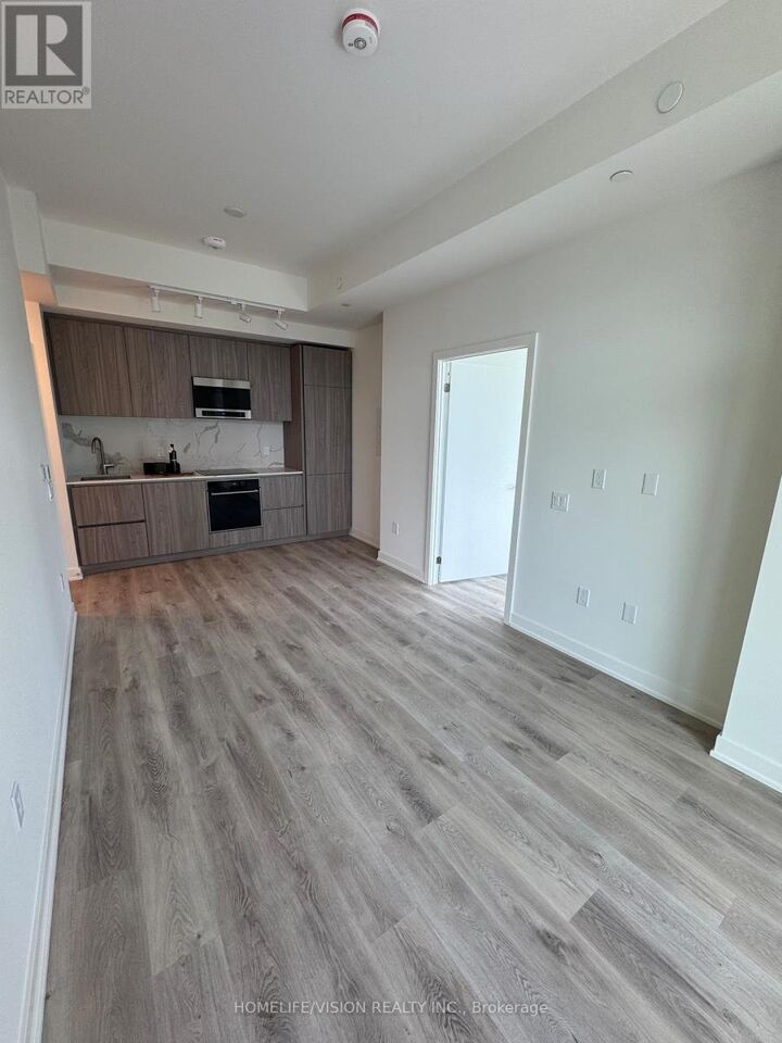 Property Photo:  110 Broadway Avenue  ON M4P 1V7 