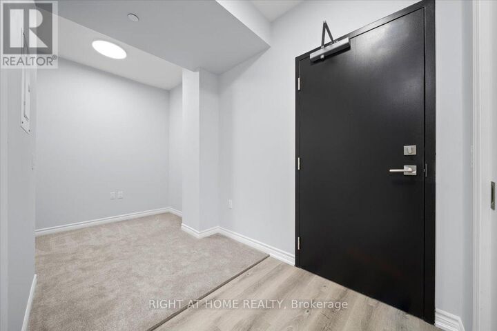 Property Photo:  1350 Hemlock Road 306  ON K1K 5C2 