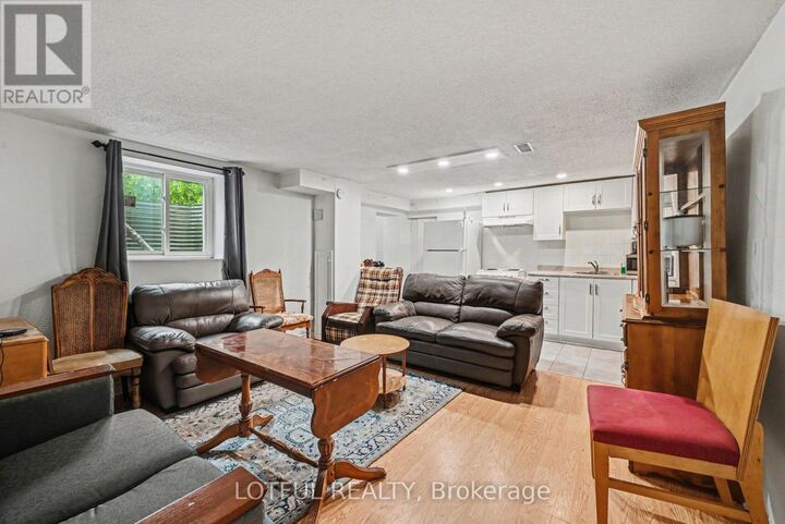 Property Photo:  2427 Chasseur Avenue 3  ON K1V 8E5 