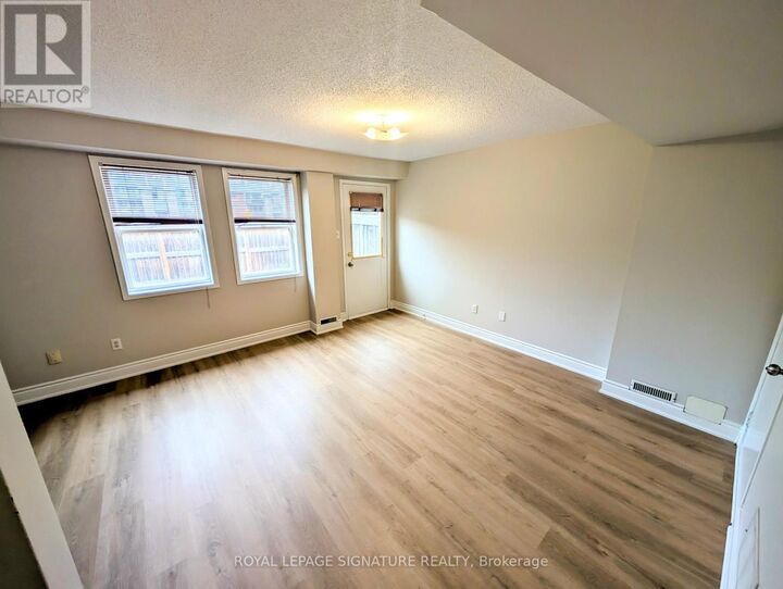 Property Photo:  6880 Meadowvale Town Cntr Circle 62  ON L5N 7T4 
