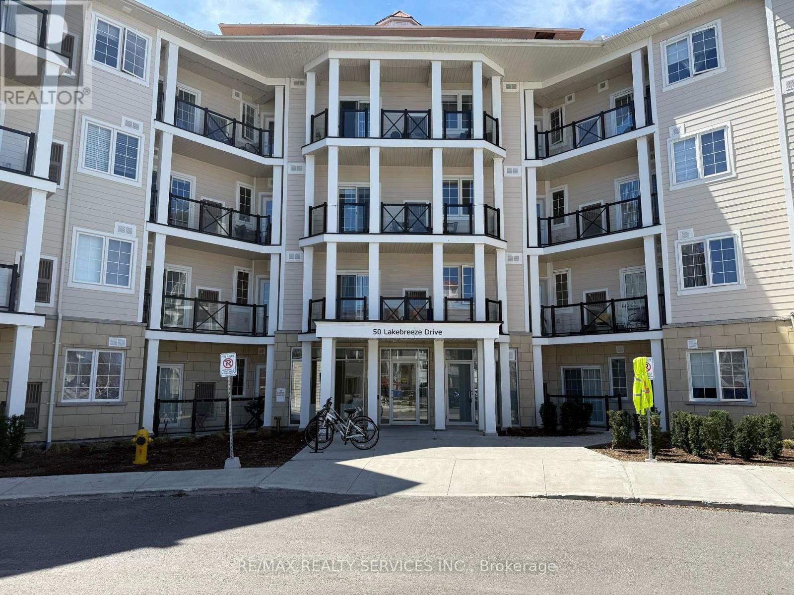 Property Photo:  50 Lakebreeze Drive 229  ON L1B 1N4 
