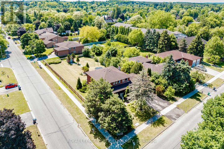 Property Photo:  28 Walker Road East  ON L7C 1H2 