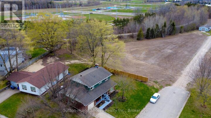 Property Photo:  341 Wellington Street  ON N0H 2C4 
