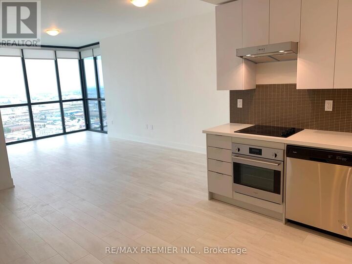 Property Photo:  2908 Highway 7 3201  ON L4K 0K5 