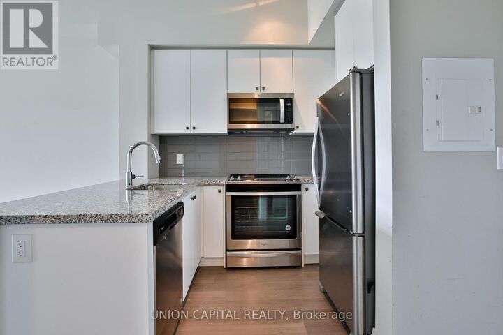 Property Photo:  555 William Graham Drive 437  ON L4G 7C4 
