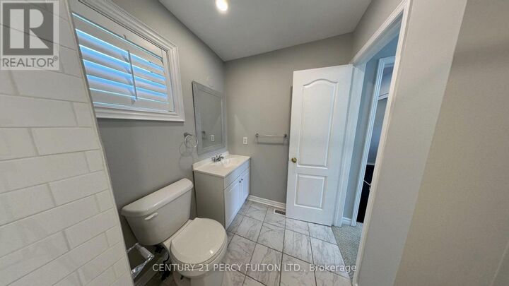 Property Photo:  54 Rolling Acres Drive  ON L1R 2B8 