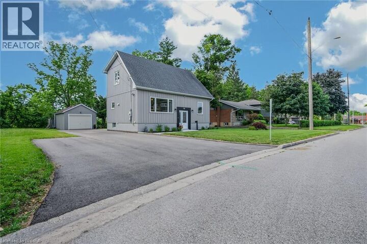 46 Clara Crescent — photo 1