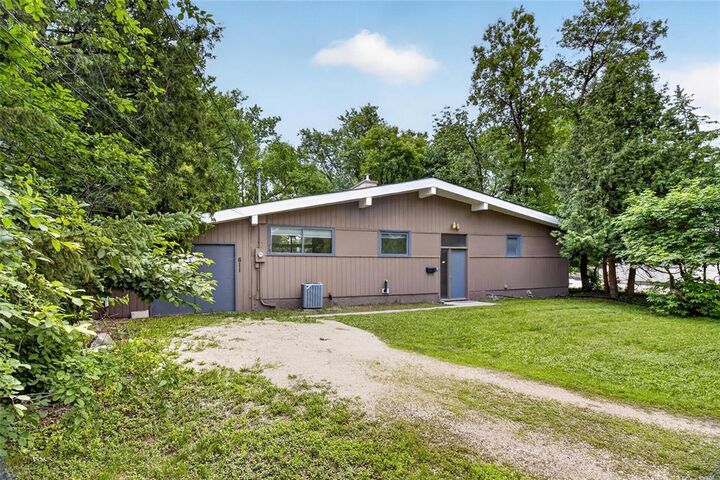 Property Photo: 611 Buckingham Road MB R3R 1B9