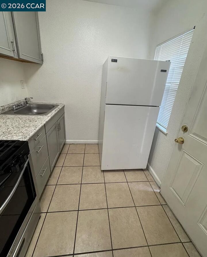 Property Photo: 416 N 1/2 School St #2 CA 95240