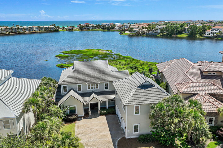 Property Photo:  4728 Rendezvous Cove  FL 32541 