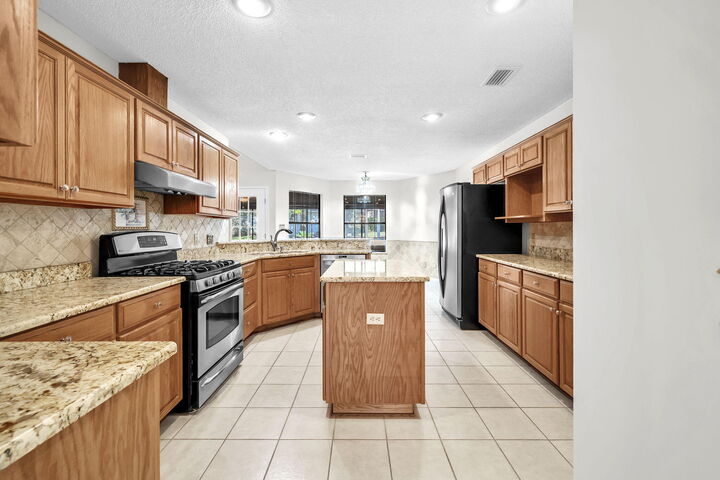 Property Photo: 2319 Canal Drive FL 32578