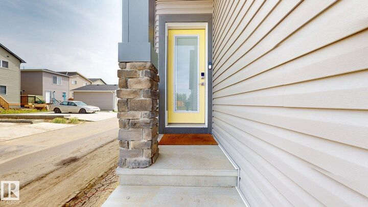 Property Photo:  607 31 Avenue NW  AB T6T 2V6 