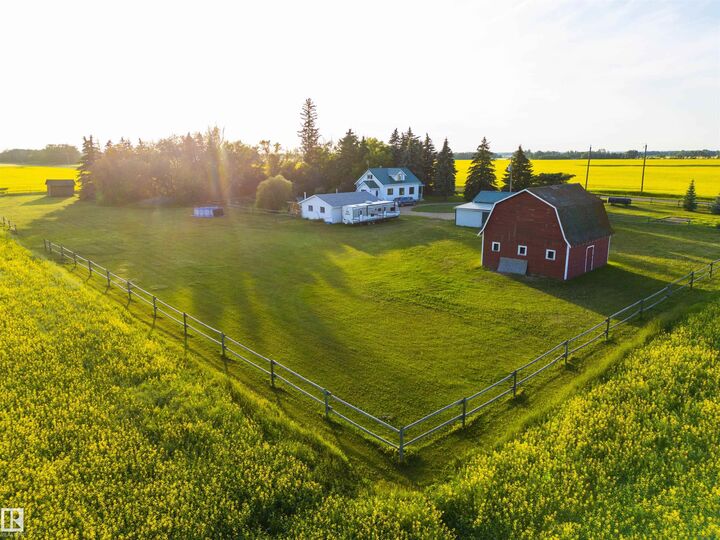 Property Photo: 24523 Twp Road 582 AB T0G 1L2