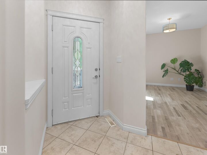 Property Photo:  8708 207 Street NW  AB T5T 6Y1 