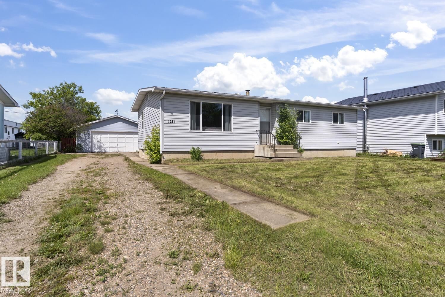 Property Photo:  1211 8 Street  AB T9M 1J7 