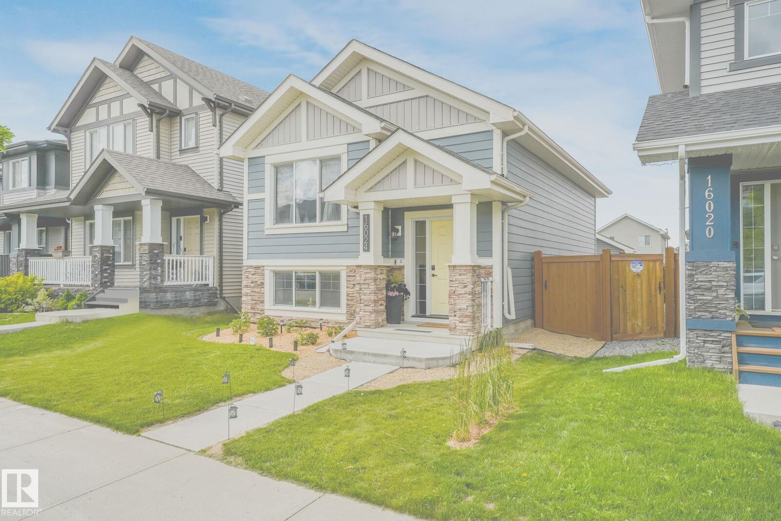 Property Photo:  16024 12 Avenue SW  AB T6W 2W6 