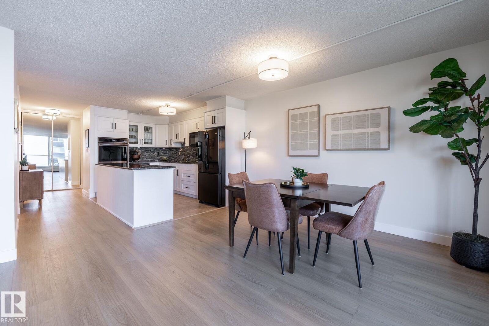 Property Photo:  10011 116 Street NW 807  AB T5K 1V4 