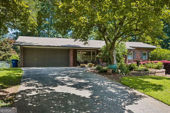 Property Photo: 2478 Williamswood Court GA 30033