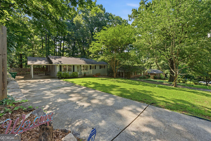 Property Photo:  1087 N Hills Drive  GA 30033 